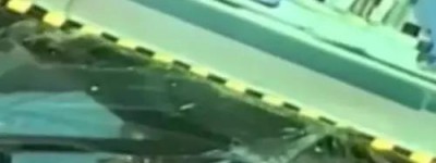 国内首次公开车顶超强压试验