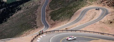 派克峰爬山赛有多难？最高海拔4302米，共156个弯！