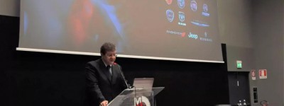 菲克展示了更智能更安全的汽车5G技术