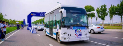 央视新闻频道直播报道天津大学智能网联巴士