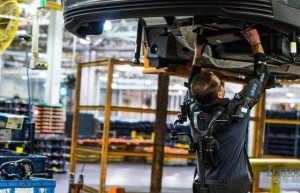 福特测试外骨骼EksoVest 大大减轻人工