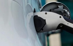 难免“磕磕碰碰”，汽车充电枪如何才能可靠耐用？