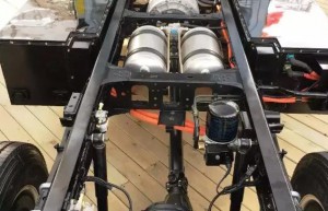 某纯电动汽车驱动方案分析及参数匹配